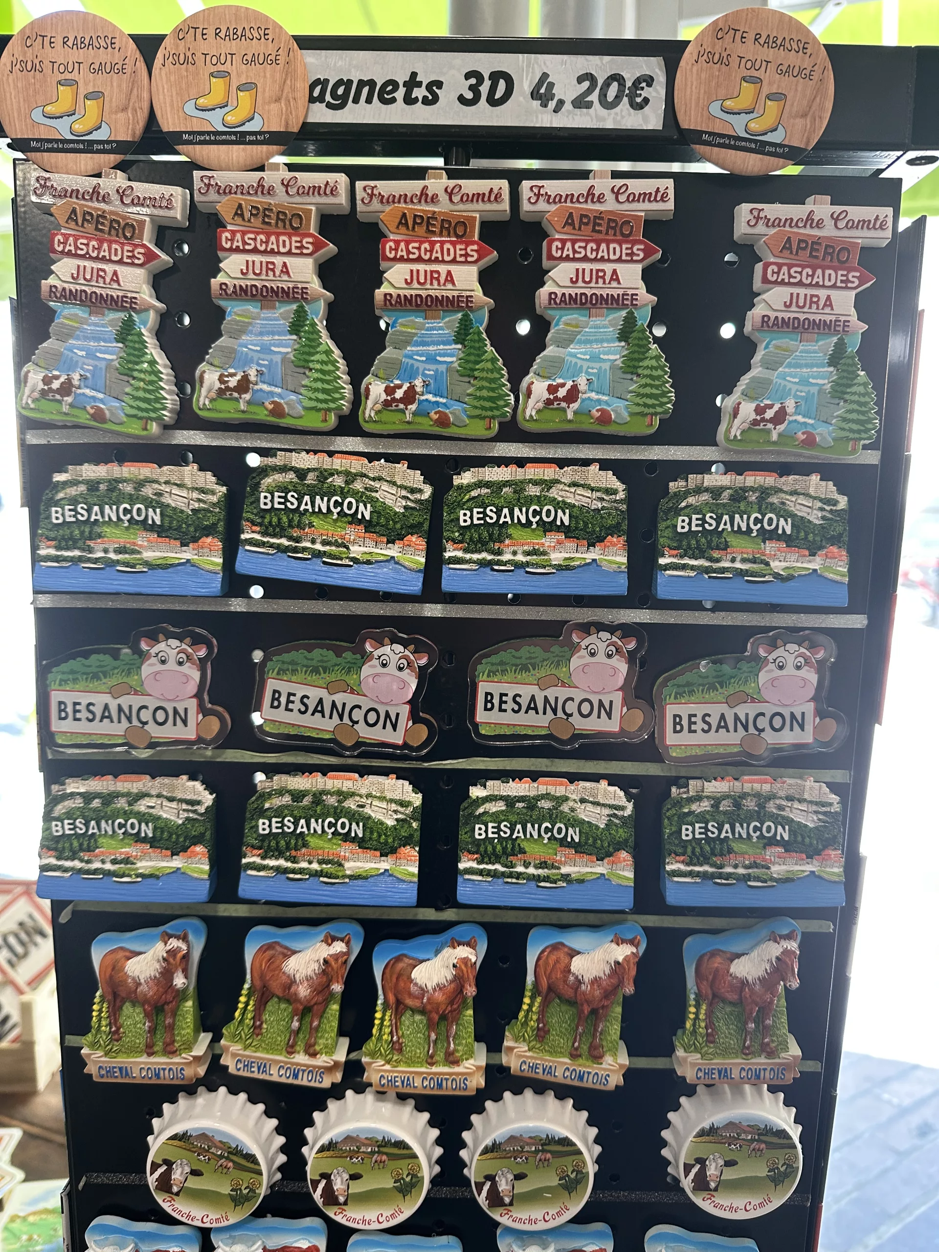 présentoir des magnets de Besançon